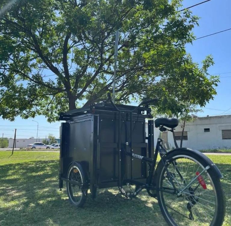 Bicicletas de carga, Cargo bikes, Argentina, Bicicleta gimnasio, Esteban Brusa, Educación física, Móvil fitness, Lester Cargo Bikes, Deporte en parques, Equipo para hacer ejercicio, Compañía de bicicletas de carga, Pesas, Barras, Bicicleta gimnasio eléctrica, Cargo bike eléctrica