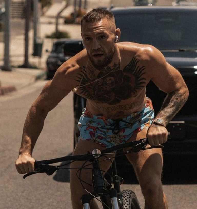 Connor McGregor, Connor McGregor atropellado en su bicicleta, Accidente de Connor McGregor en bicicleta, Bicicleta Orbea, Conductror atropella a ciclista, UFC, Artes Marciales Mixtas, The Notorious