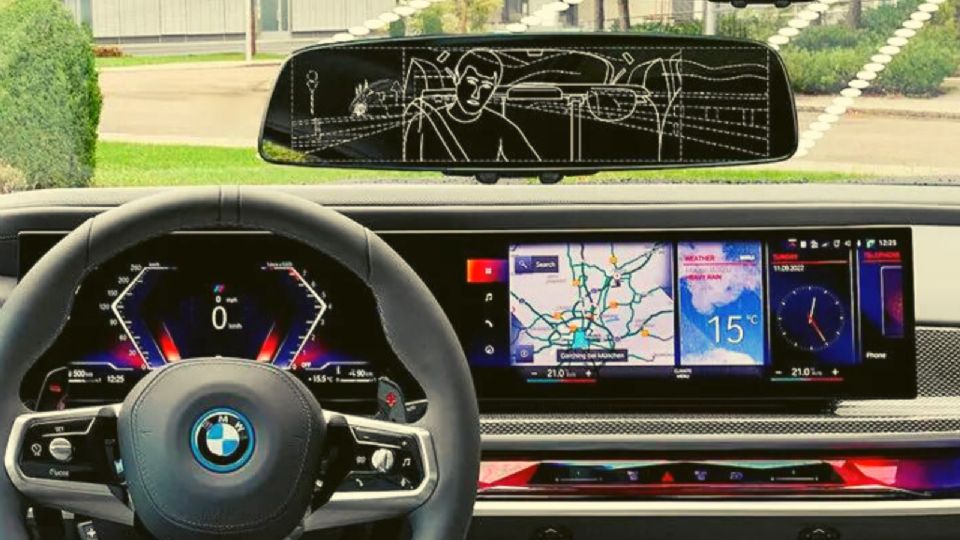 Presenta su espejo retrovisor inteligente para sus autos eléctricos.