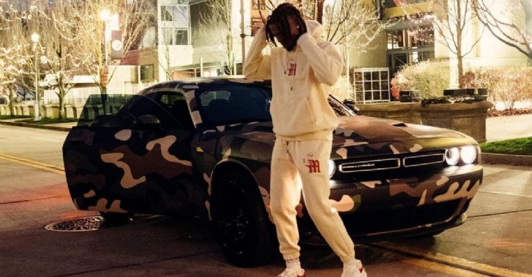 Damar Hamlin y su Dodge Challenger