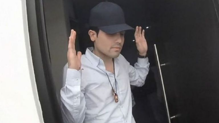 Ovidio Guzmán camión artillado transporte de Ovidio Guzmán seguridad de Ovidio Guzmán CDMX Ciudad de México operativo de captura de Ovidio Guzmán vehículo blindado