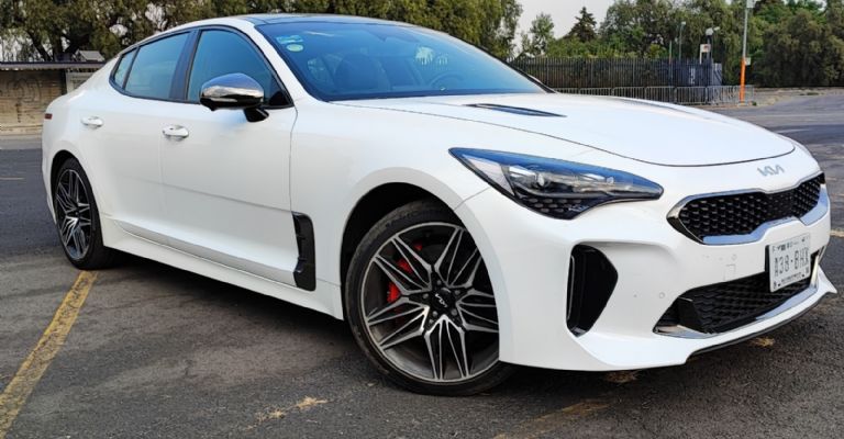 Diseño y características del Kia Stinger 