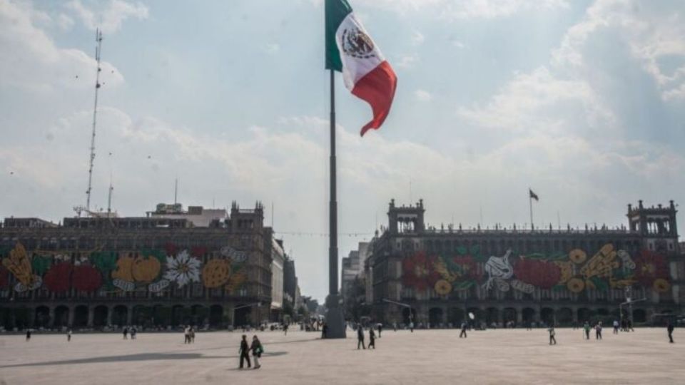 Zócalo de la CDMX, libre de autos, busca el actual Jefe de Gobierno.