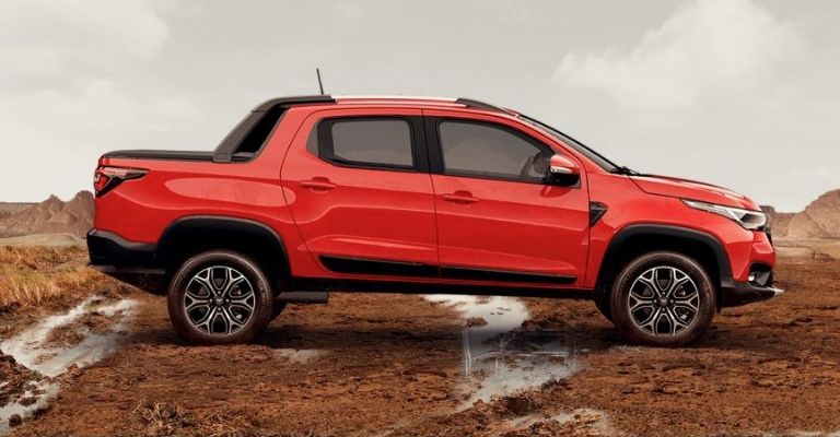 Precios y versiones de la RAM 700 2024