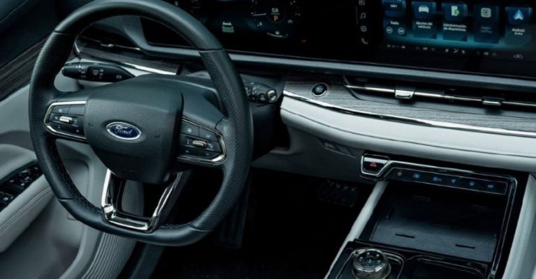 Motor e interior de la Ford Territory 2024