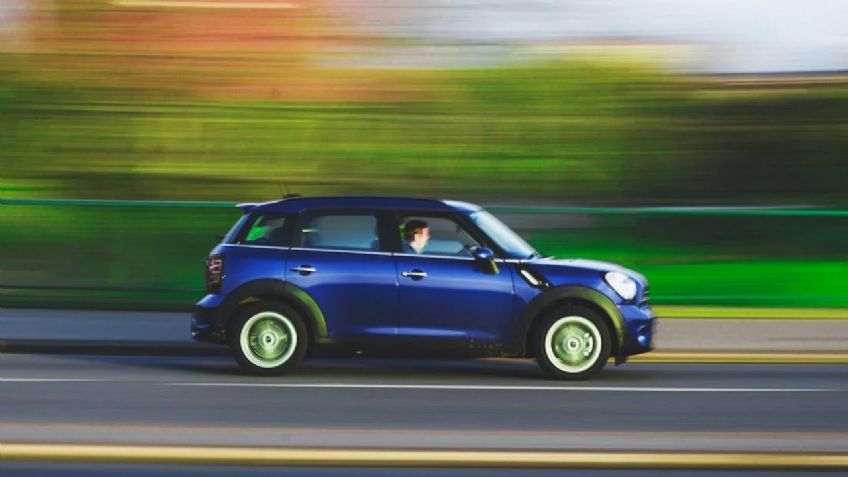 ¿Vas a salir a carretera? Esta es la posición correcta del asiento de auto para un viaje largo