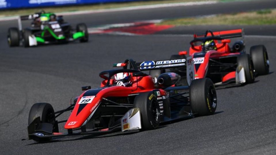 El piloto mexicano se consagró como campeón en la Euroformula Open