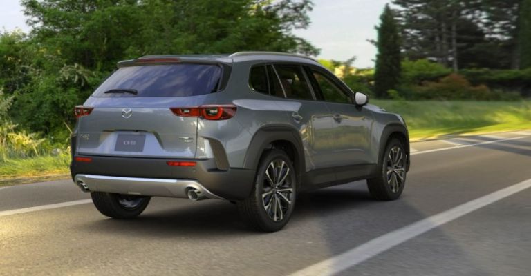 Diseño exterior y equipamiento de la CX-50