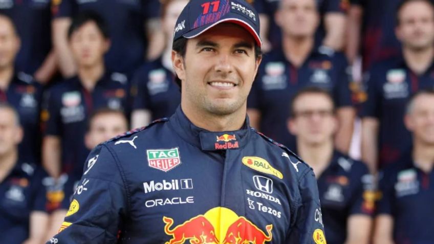 Checo Pérez aparece en tierna foto con su hijo, vestido con la camisa de Red Bull