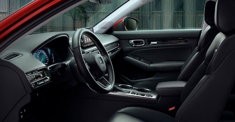 Motor e interior del Honda Civic 2024