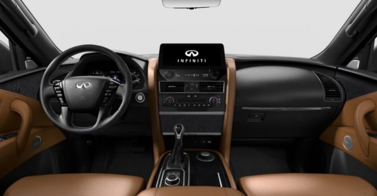 Motor e interior de la Infiniti QX80