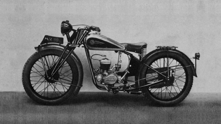 Cuál fue la primera moto de MV Agusta