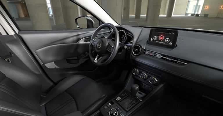 Motor e interior de la Mazda CX-3 2024