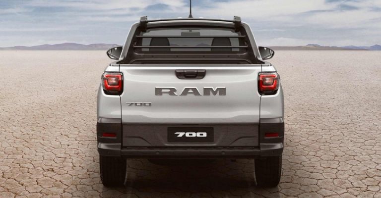 RAM 700 2024