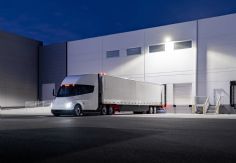 Foto ilustrativa de nota Incorporación a mujeres, la opción de escasez a operadores