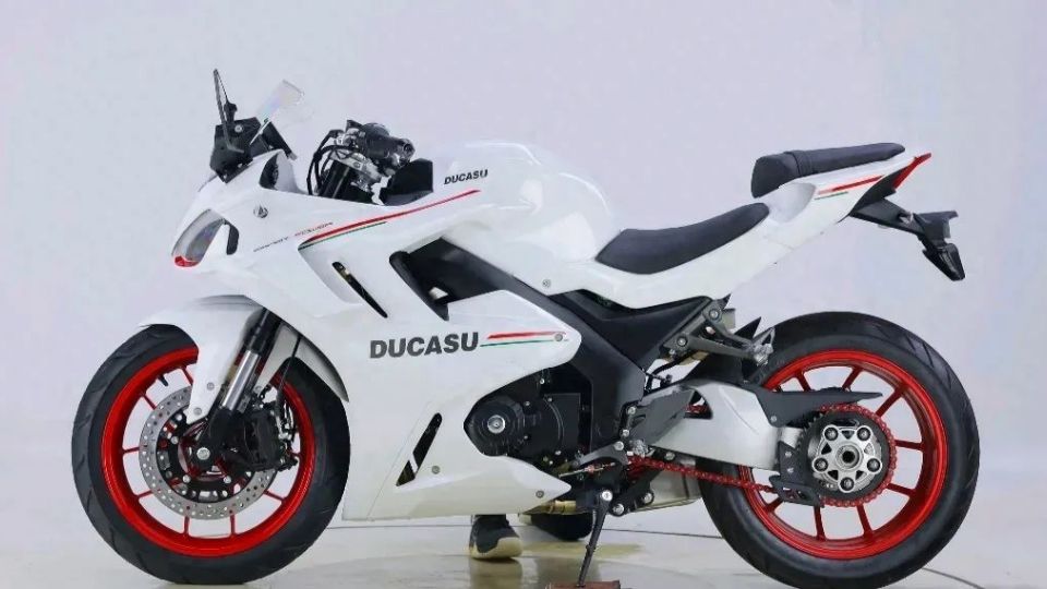 Una Ducati, pero china.