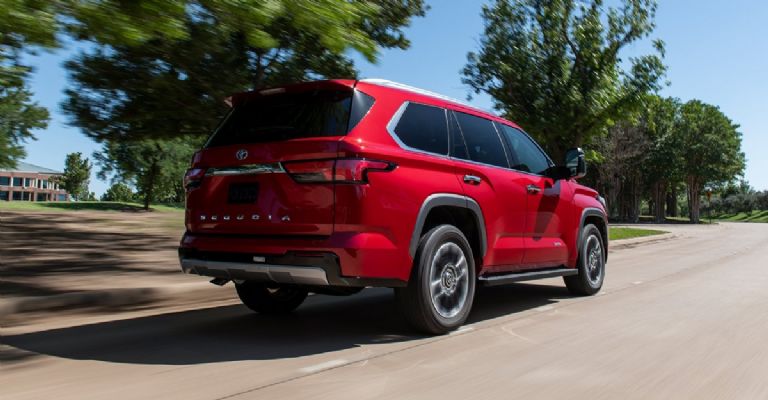  Toyota Sequoia HEV Limited 2023