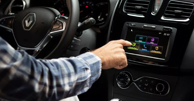 Motor e interior de la Renault Stepway 2024