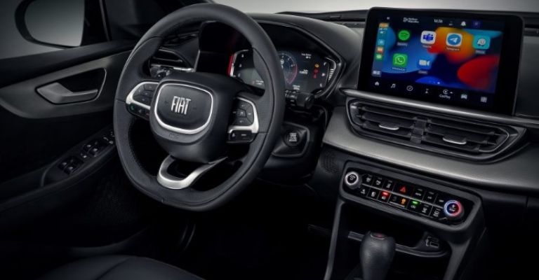 Motor e interior de la FIAT Pulse 2024