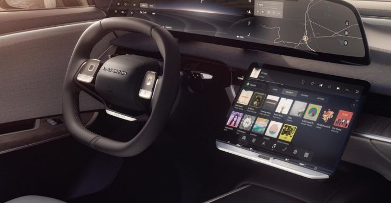 Motor e interior de la Lucid Air Gravity 2025