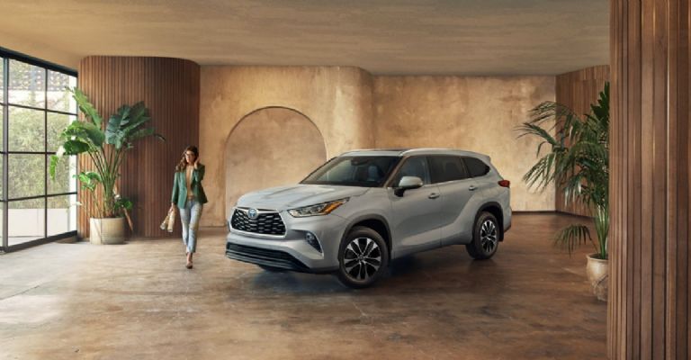 Toyota Highlander HEV 2023