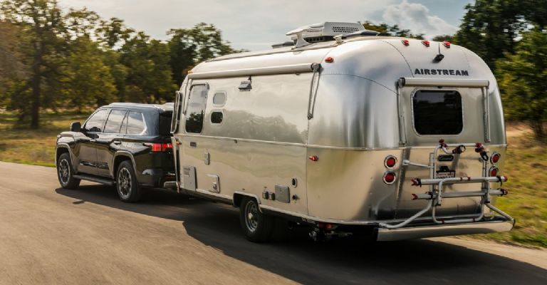 Toyota Sequoia HEV 2023