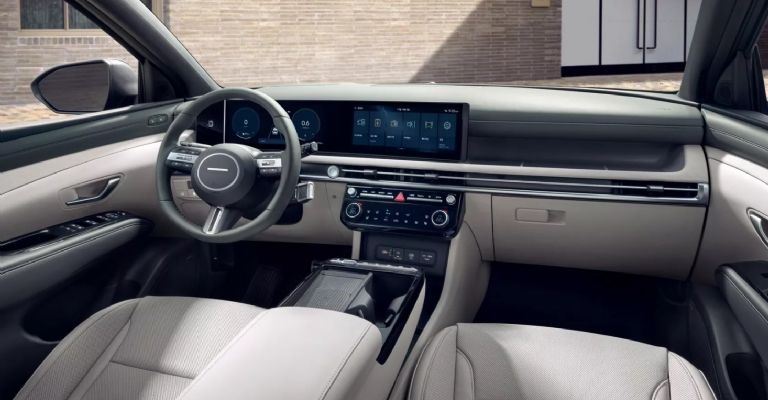 Motor e interior de la Hyundai Tucson 2025