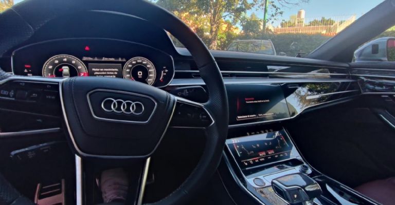 Interior del Audi S8 2024