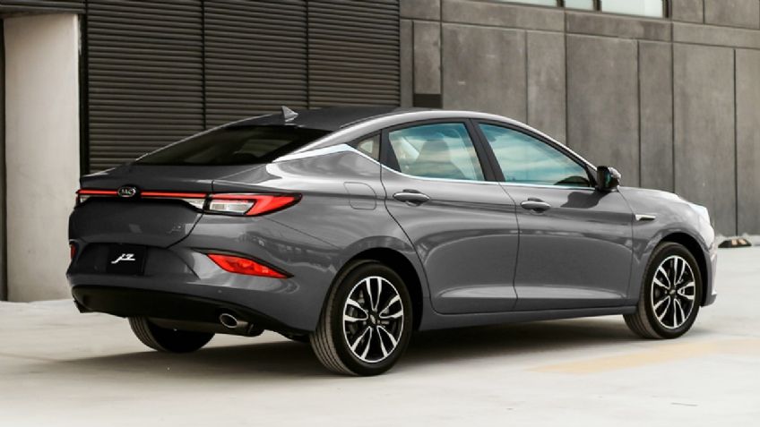 ¿Cuánto cuesta el JAC J7 2024? Precios y versiones del sedán compacto de China