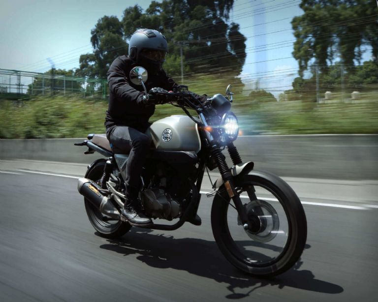 Vento Rocketman Racing 250 Una moto buena, bonita y barata