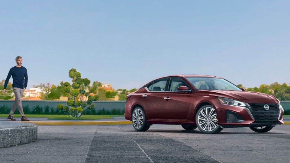 El Nissan Altima 2023 es uno de los autos más elegantes del fabricante japonés.