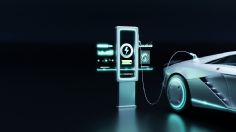 ¿Es mejor comprar un auto eléctrico o uno de gasolina? Este es el veredicto de ChatGPT en 2023