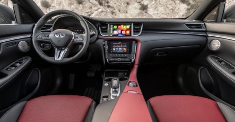 Motor e interior de la Infiniti QX50 Sport 2023