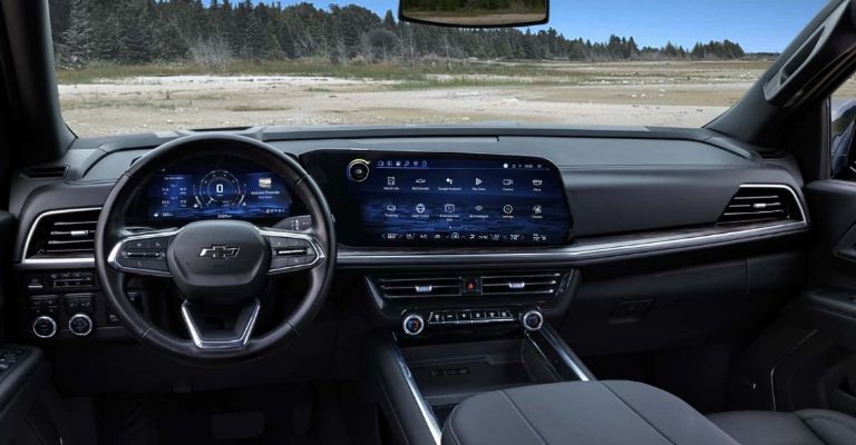 Motor e interior de la Chevrolet Tahoe 2025