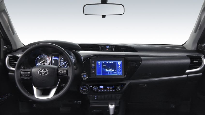 Contén la respiración antes de ver la pick-up de Toyota con las 3b's: Buena, bonita y barata