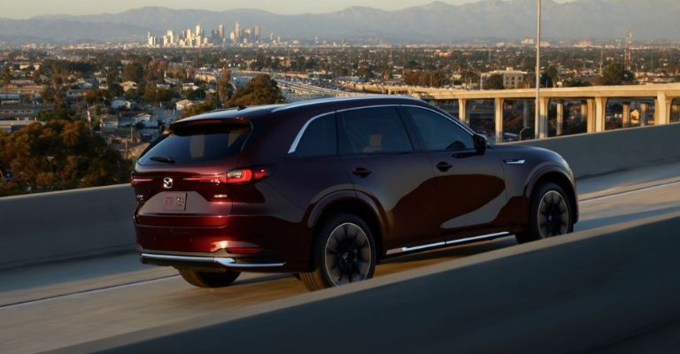 Precios y versiones de la Mazda CX-90 2024