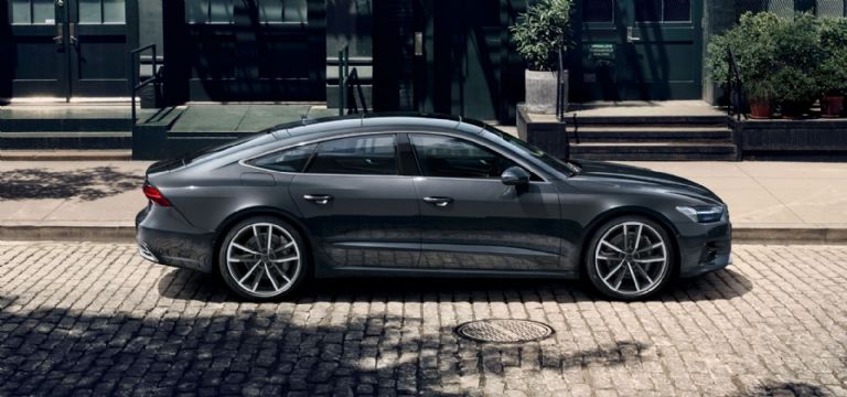 Este es el auto que conduce Xavi Hernández, el DT del Barcelona