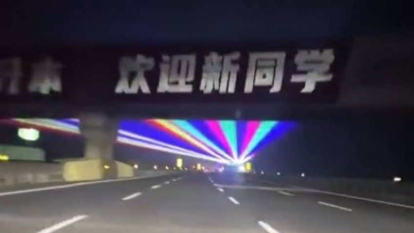 Carreteras en China recurren a rayos láser de colores para 'despertar' conductores