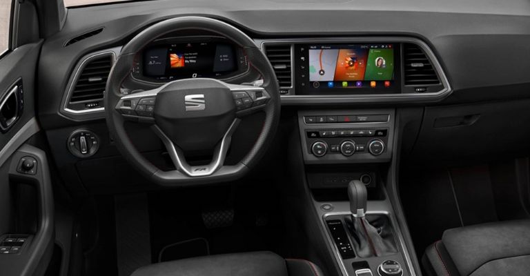 Motor e interior de la SEAT Ateca 2024