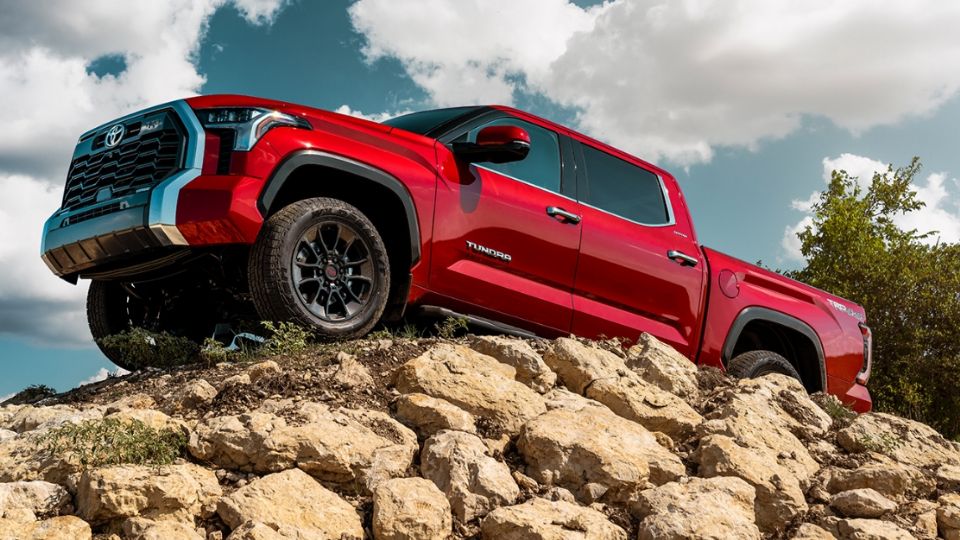 La Toyota Tundra es una camioneta de trabajo robusta y elegante al mismo tiempo.