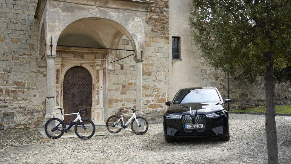 Lanzan una bicicleta eléctrica de gravel.