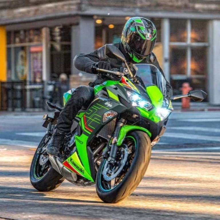 Cuál es el precio de la moto deportiva Kawasaki Ninja 650