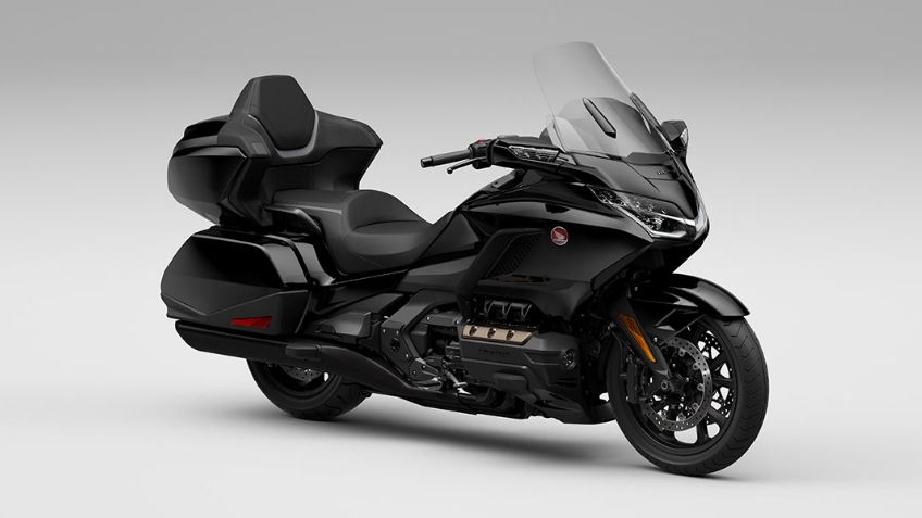 ¿Qué tan buena y recomendable es la motocicleta touring Honda GL1800 Gold Wing?