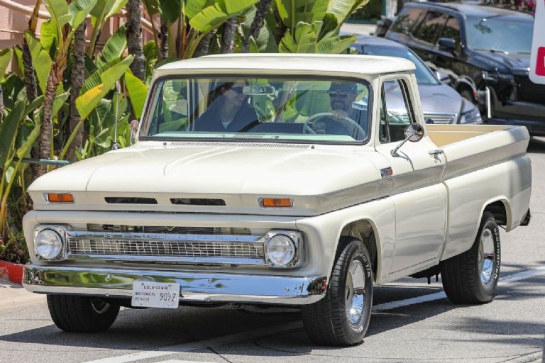 Bad Bunny y Kendall Jenner En estos autos fueron vistos