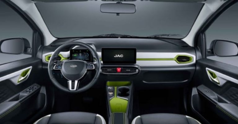 Motor e interior del JAC E10X 2024