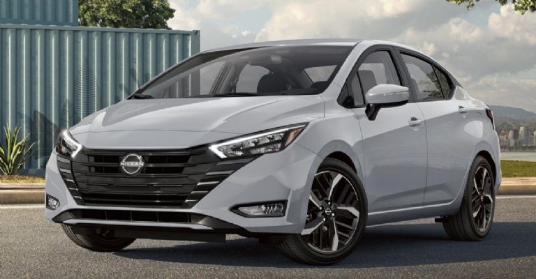Nissan Versa 2024