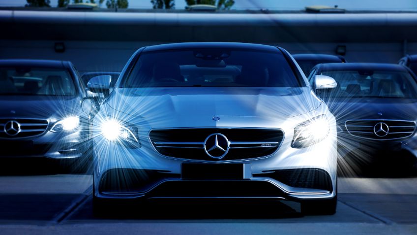 ¿Te pueden multar por manejar con las luces apagadas? Esto dice el Reglamento de Tránsito