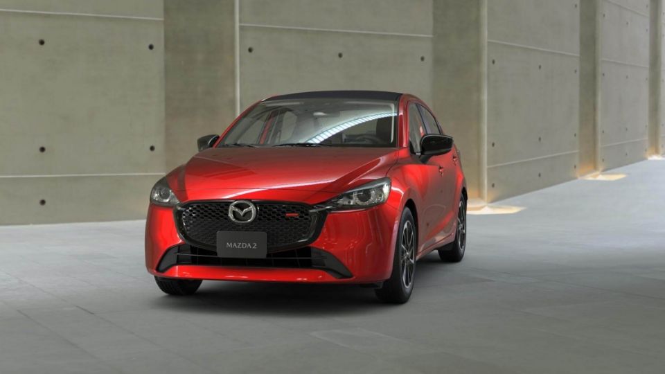 El Mazda 2 Sedán 2024 es el auto más barato de la marca japonesa en México.