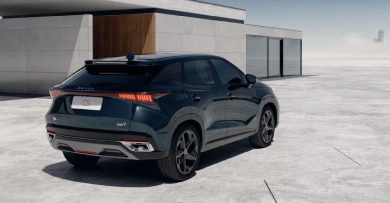 Precios y versiones de la Omoda C5 2024