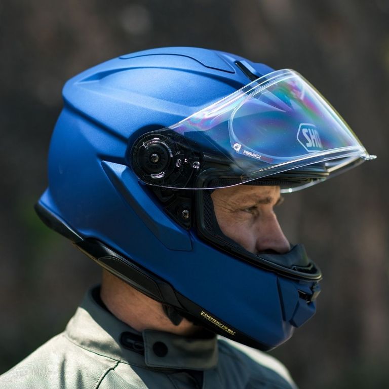Tips para comprar un buen casco de motociclista